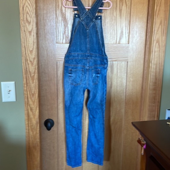 Gap girls distressed denim overalls. Size M. Great condition - Picture 3 of 4